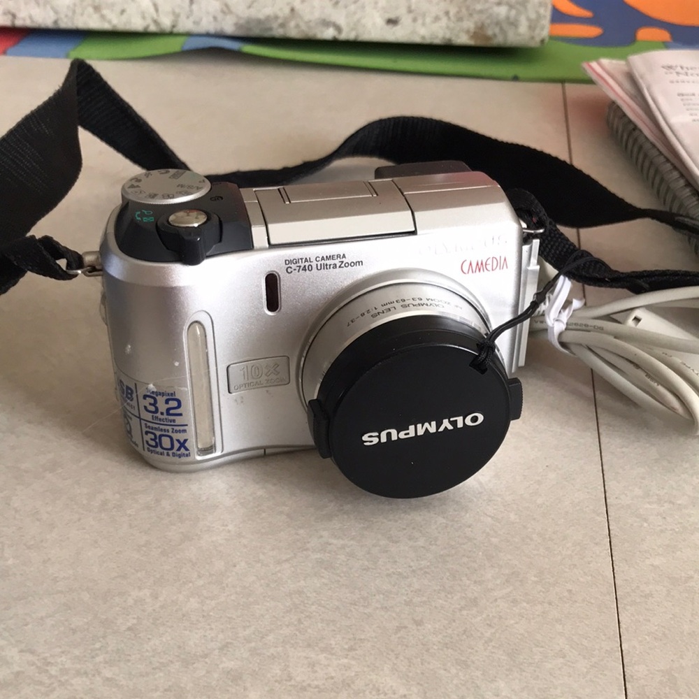 Olympus Silver Camedia C-740 Ultra Zoom Digital Camera